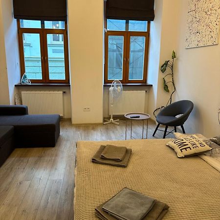 Apartment Vip Virmenska Street Lviv Luaran gambar