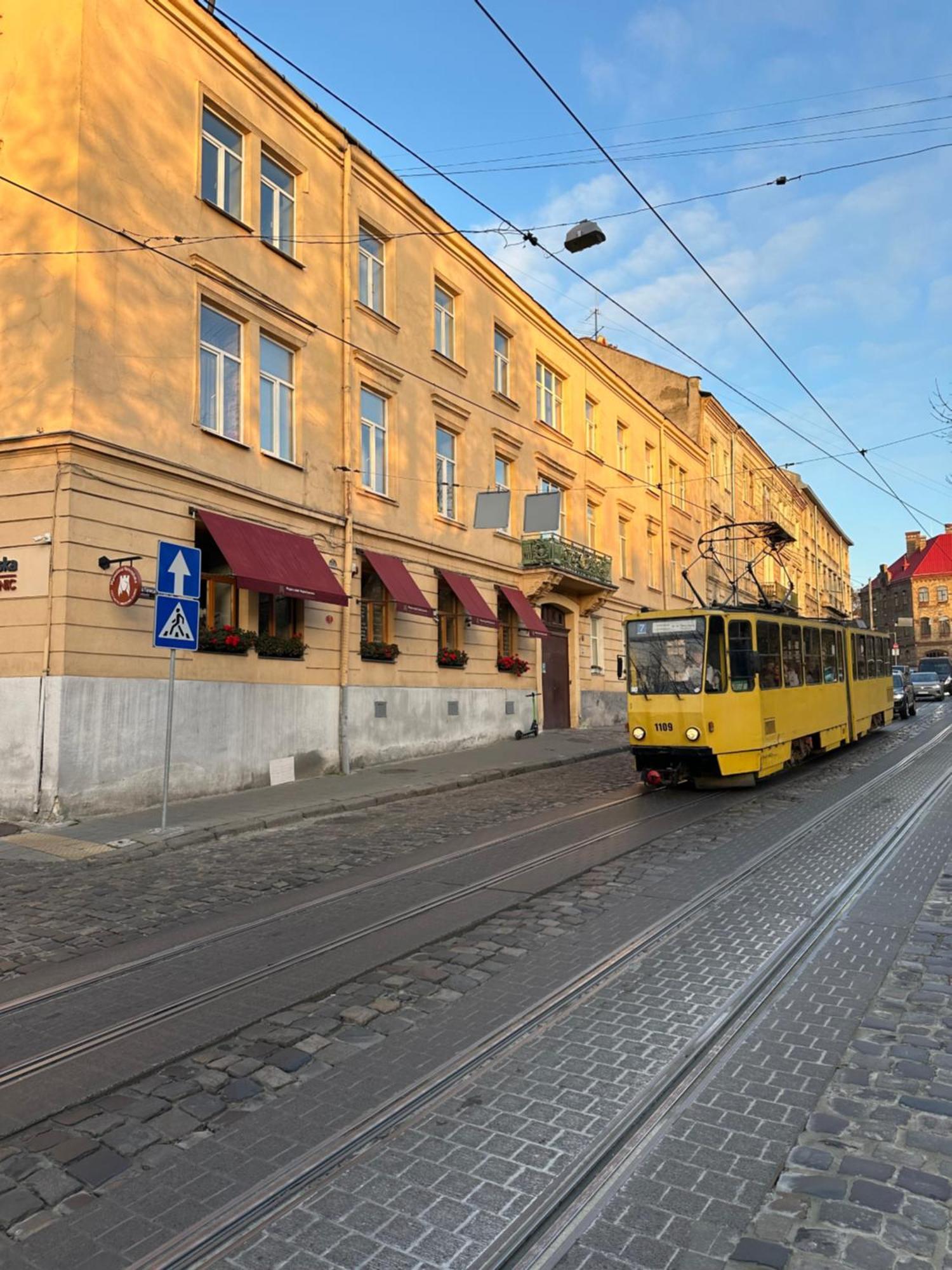 Apartment Vip Virmenska Street Lviv Luaran gambar